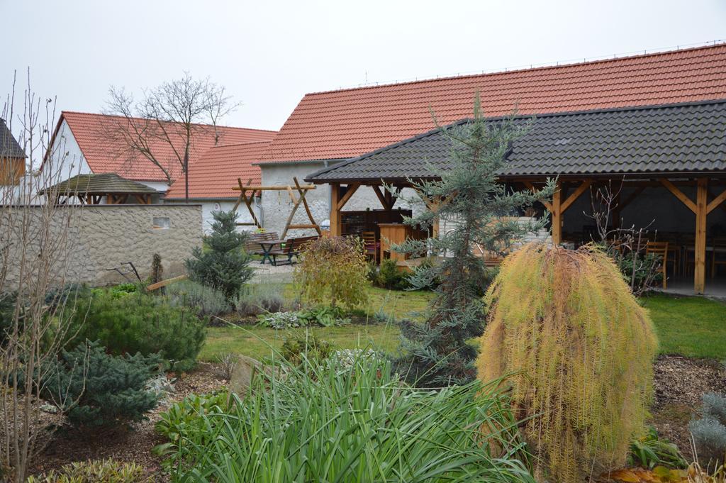 Statek 3 - Wellness & Spa Hotel Hluboká nad Vltavou Kültér fotó