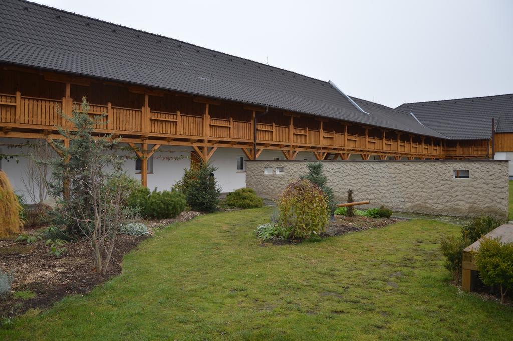 Statek 3 - Wellness & Spa Hotel Hluboká nad Vltavou Kültér fotó