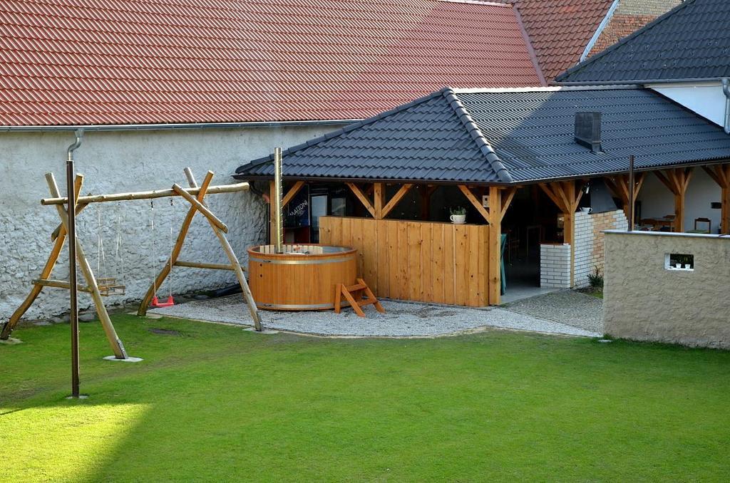 Statek 3 - Wellness & Spa Hotel Hluboká nad Vltavou Kültér fotó