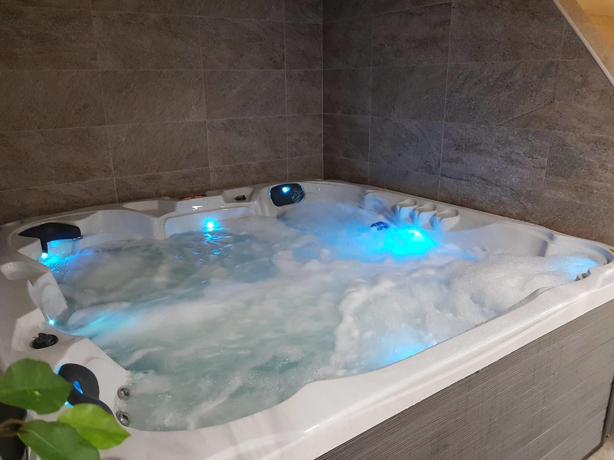 Statek 3 - Wellness & Spa Hotel Hluboká nad Vltavou Kültér fotó
