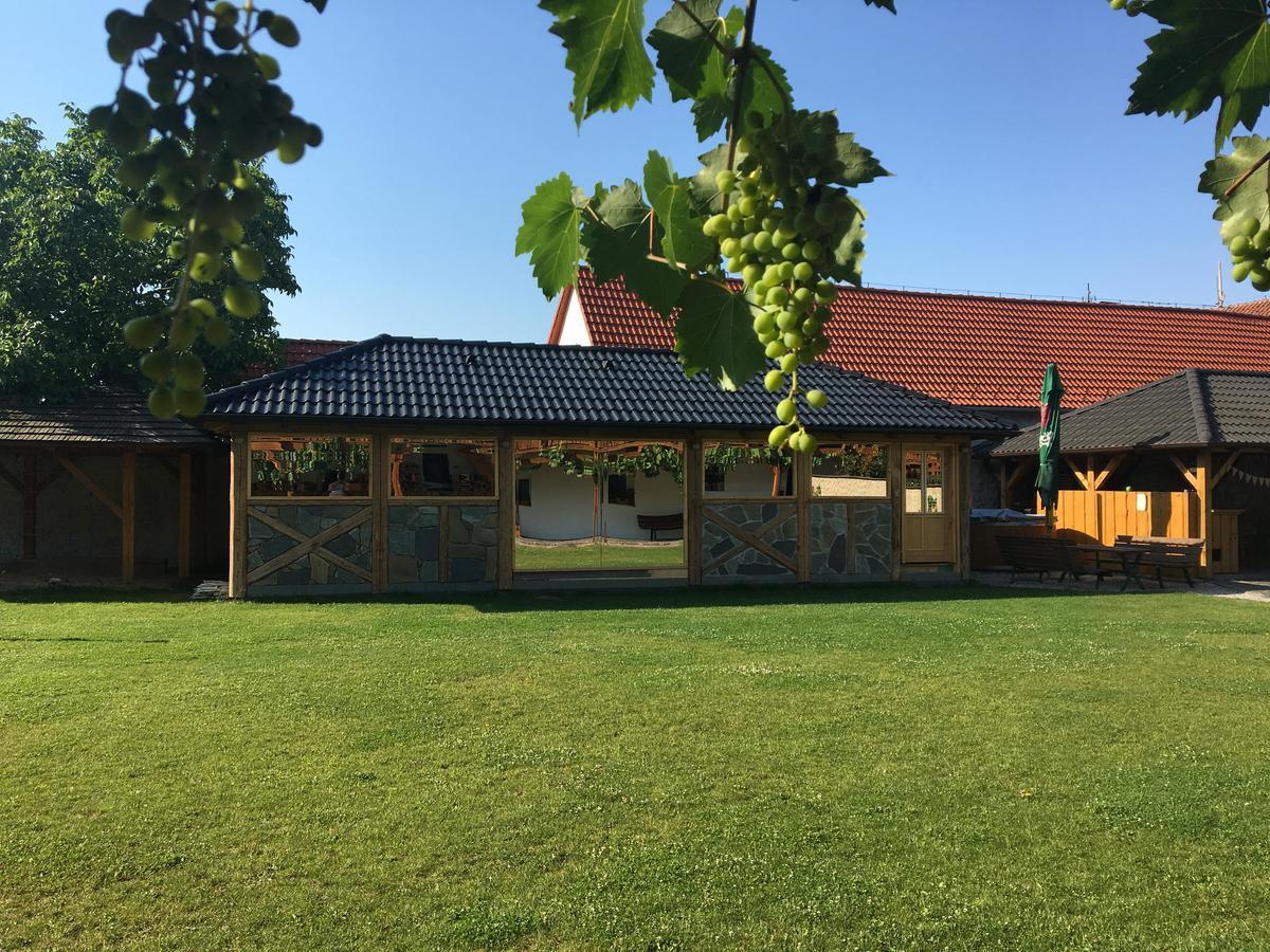 Statek 3 - Wellness & Spa Hotel Hluboká nad Vltavou Kültér fotó