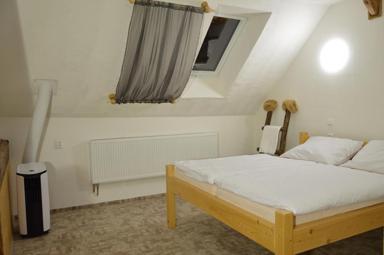 Statek 3 - Wellness & Spa Hotel Hluboká nad Vltavou Kültér fotó